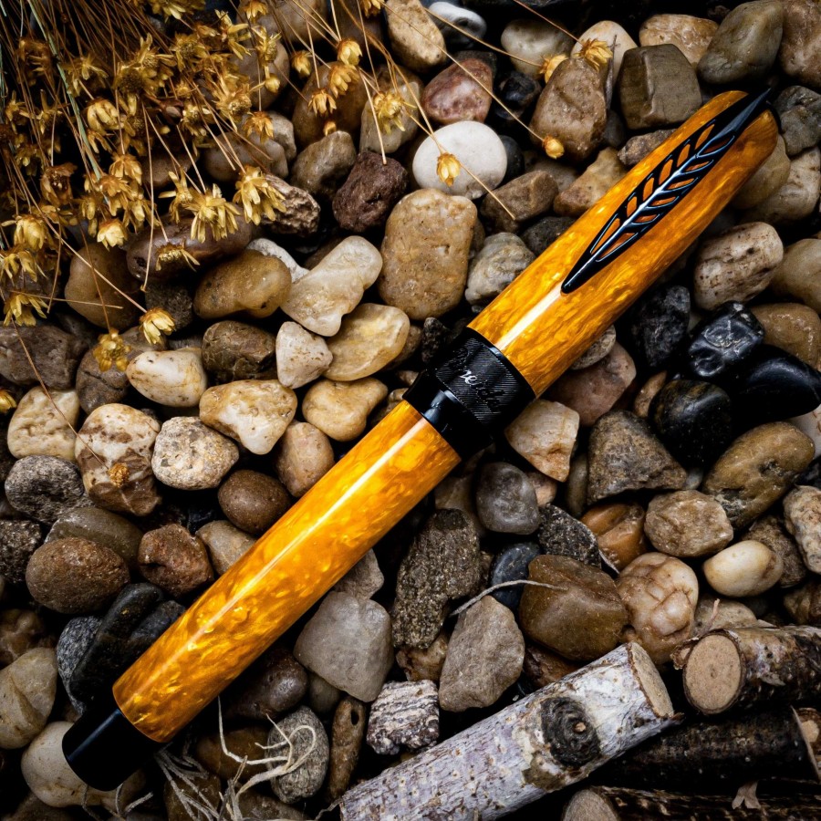 Fountain Pens * | Pineider La Grande Bellezza Rocco Fountain Pen, Yellow