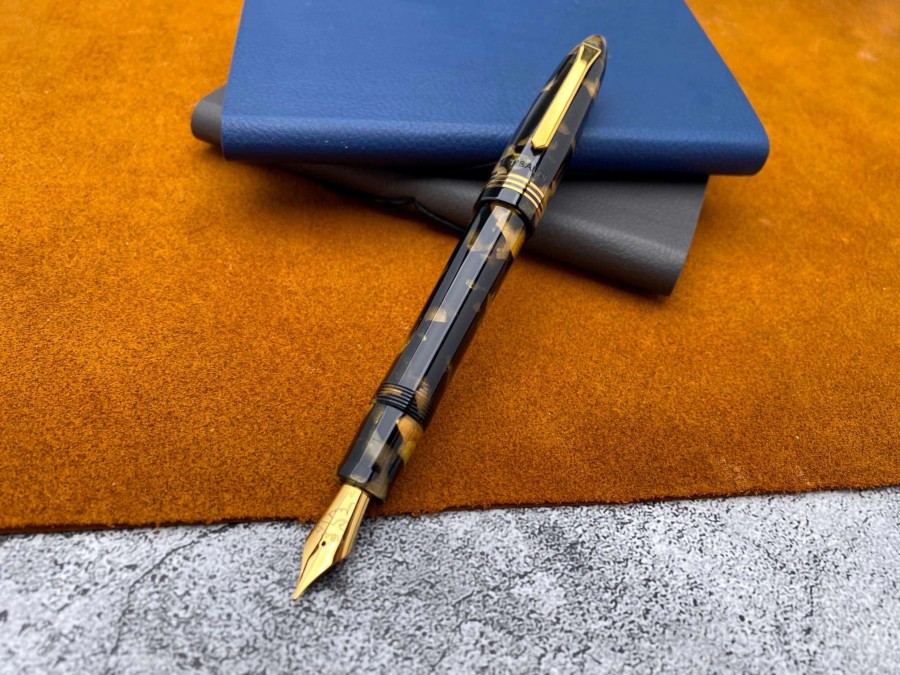 Fountain Pens * | Tibaldi Bononia Fountain Pen, Black & Gold, 18K Gold Plated Trim